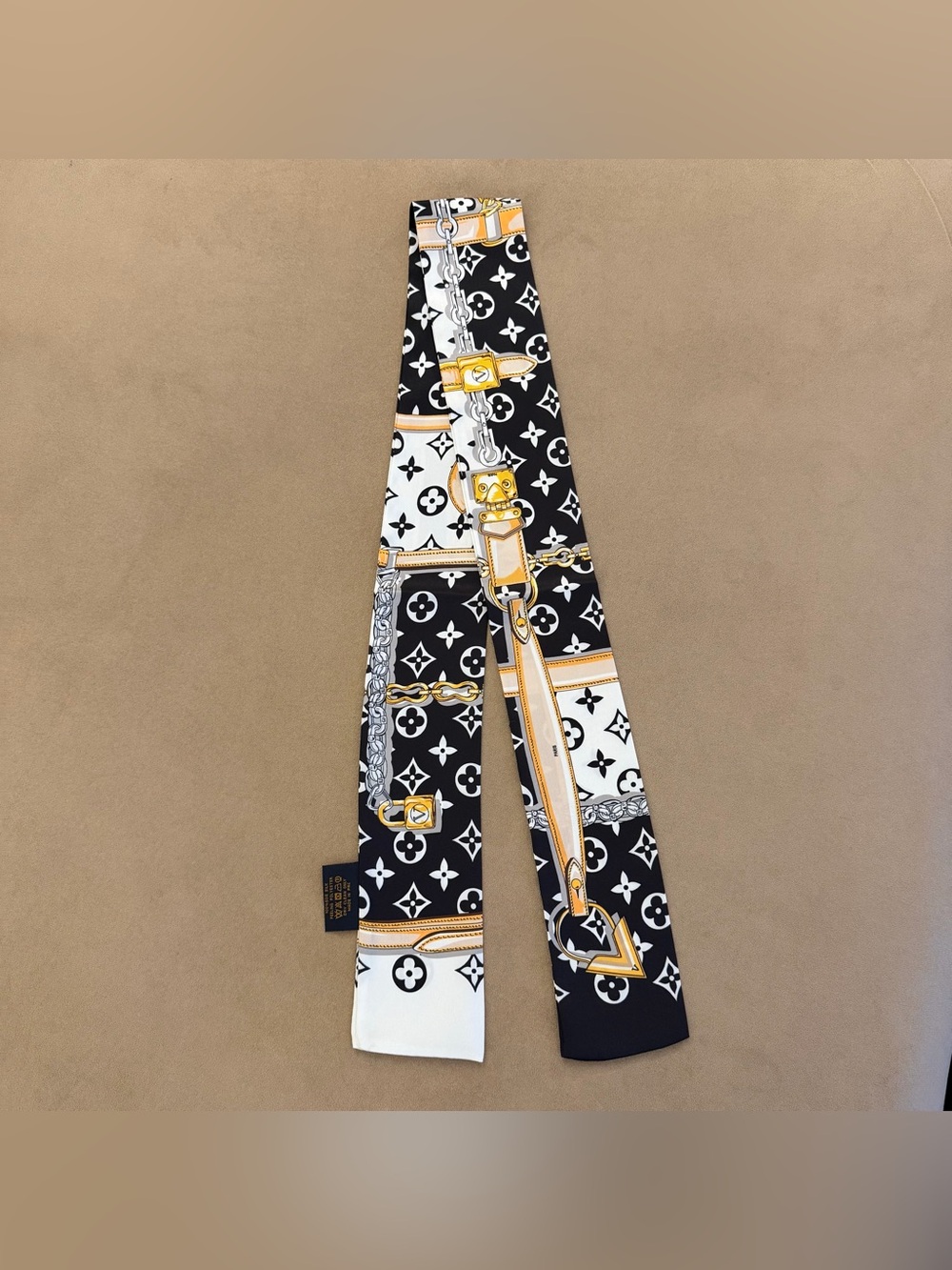 Chic Black & White Monogram Chain Print Twilly Skinny Scarf - Brand New (Longer) - Picture 3 of 8